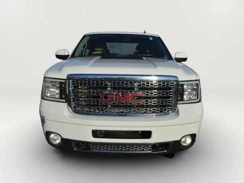 Used 2013 GMC Sierra 2500 Denali AWD/4WD image 2