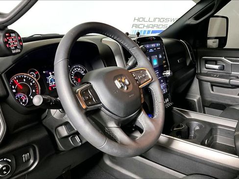 Used 2025 RAM 2500 Big Horn AWD/4WD image 10
