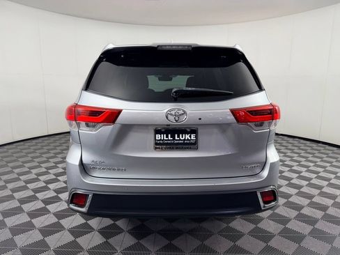 Used 2017 Toyota Highlander Limited w/ Carpet Mat Package FWD image 8