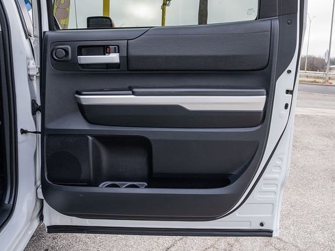 Used 2015 Toyota Tundra SR5 w/ SR5 Upgrade Package image 13