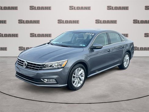 Used 2018 Volkswagen Passat 2.0T SE image 1