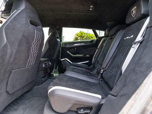 Used 2024 Lamborghini Urus Performante AWD/4WD image 22