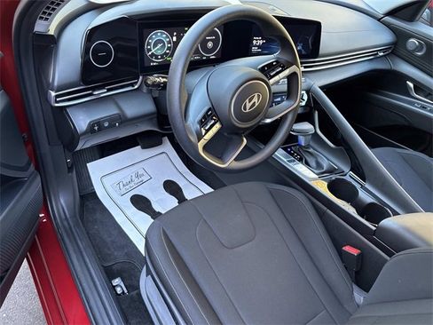 Used 2024 Hyundai Elantra Blue image 12