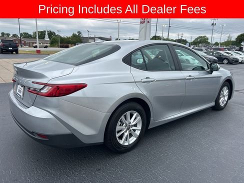 Used 2025 Toyota Camry LE FWD image 18