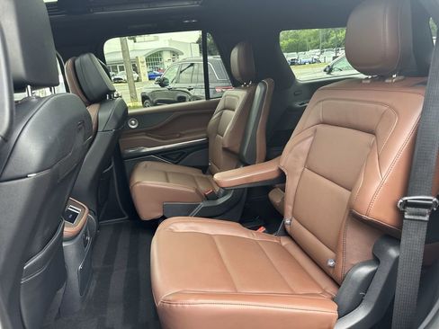 Certified 2025 Lincoln Navigator Reserve AWD/4WD image 26