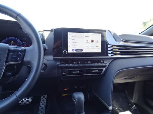 Used 2025 Toyota Camry SE w/ Convenience Package FWD image 27