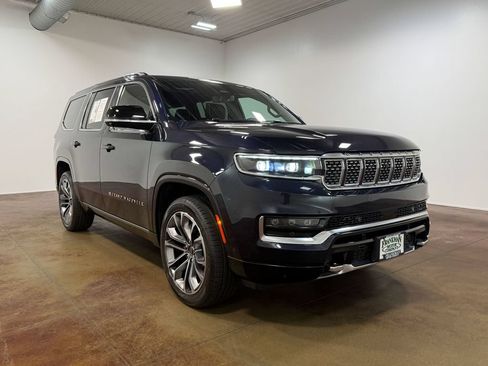 Used 2024 Jeep Grand Wagoneer Series III w/ Rear Seat Video Group 1 AWD/4WD image 30