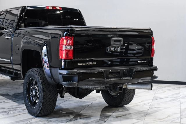 Used 2015 GMC Sierra 2500 Denali w/ Duramax Plus Package AWD/4WD image 15