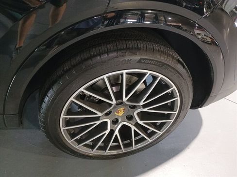 Used 2019 Porsche Cayenne AWD/4WD image 49