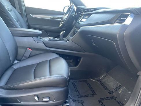 Used 2024 Cadillac XT6 Luxury FWD image 28