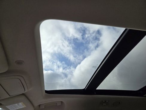 Certified 2022 Ford Explorer Platinum w/ Equipment Group 601A image 23