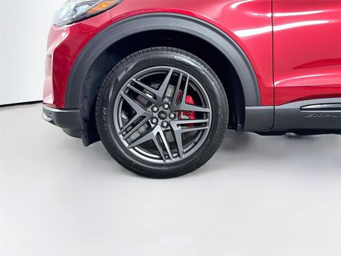Used 2025 Ford Explorer ST-Line w/ Premium Package RWD image 14