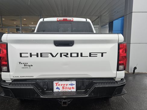 Used 2024 Chevrolet Colorado Trail Boss w/ Technology Package AWD/4WD image 6