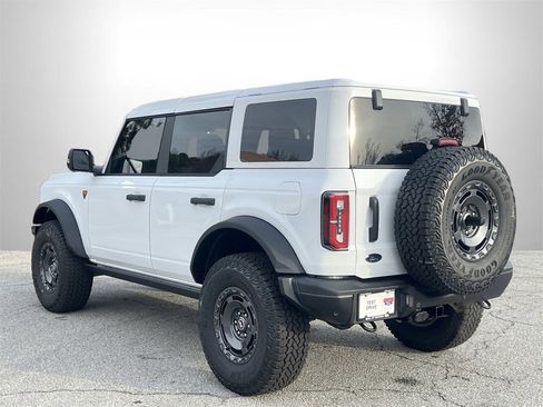 New 2025 Ford Bronco Badlands image 24