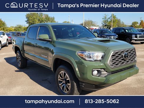 Used 2022 Toyota Tacoma TRD Sport image 2