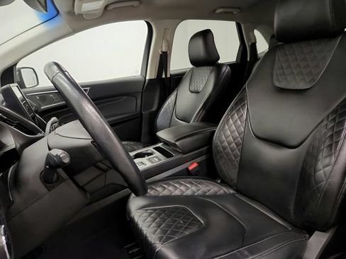 Used 2023 Ford Edge Titanium AWD/4WD image 18
