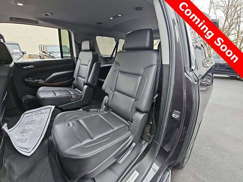 Used 2018 Chevrolet Suburban Premier image 18