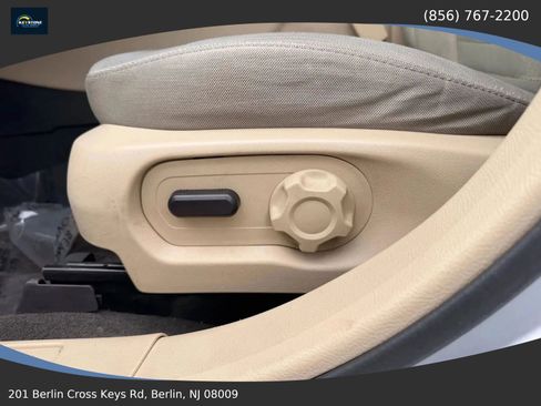 Used 2016 Ford Taurus SE FWD image 26