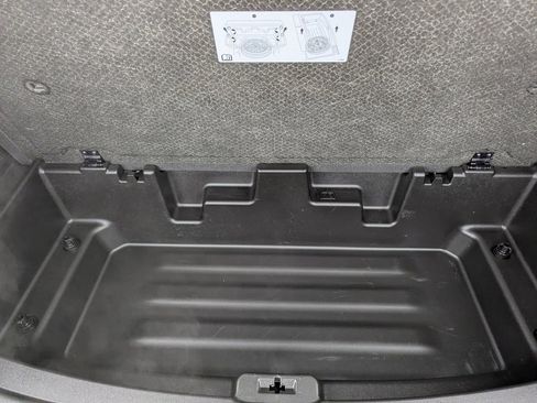 Used 2018 Buick Enclave Essence image 24