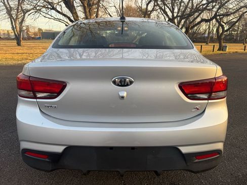 Used 2019 Kia Rio S image 4