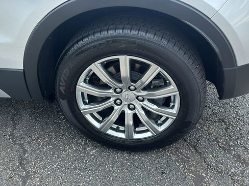 Used 2021 Cadillac XT4 Premium Luxury w/ Cold Weather Package FWD image 9