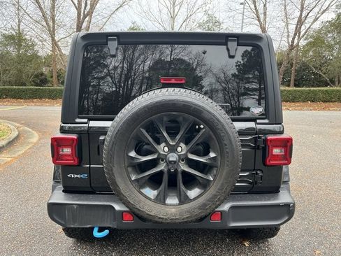 Used 2023 Jeep Wrangler Sahara w/ Cold Weather Group image 8