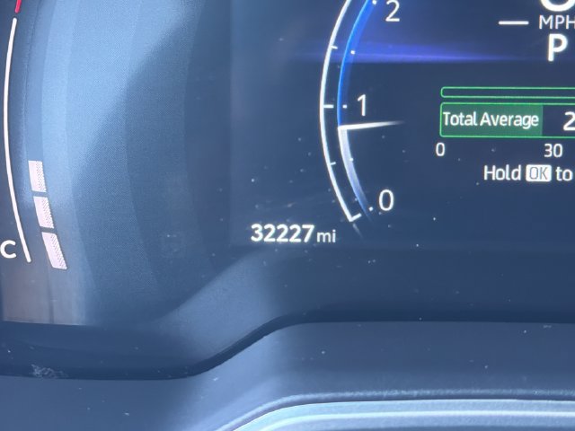Used 2024 Toyota Corolla Cross XLE AWD/4WD image 19