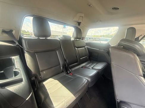 Used 2025 Ford Expedition Active AWD/4WD image 14