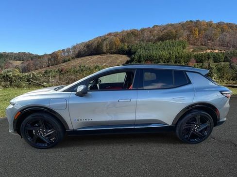 Used 2024 Chevrolet Equinox EV RS image 4