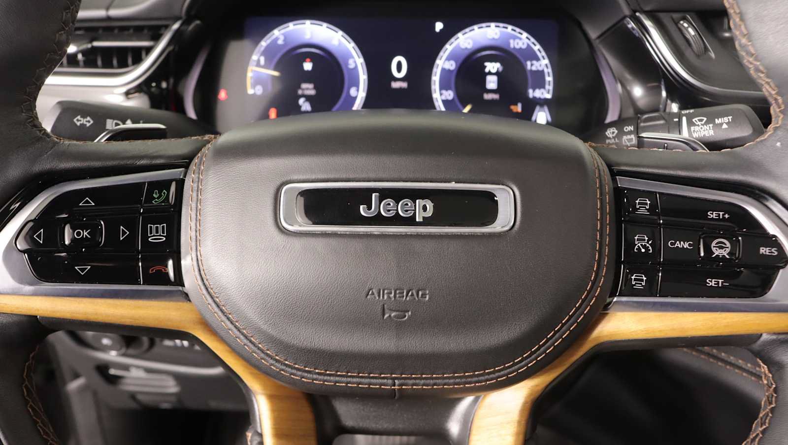 Used 2023 Jeep Grand Cherokee Summit AWD/4WD image 24