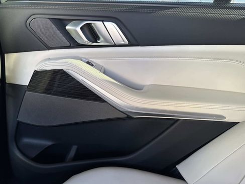 New 2026 BMW X5 xDrive40i w/ Executive Package image 15