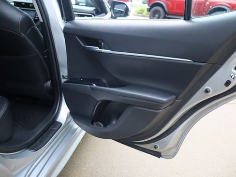 Used 2018 Toyota Camry SE FWD image 27