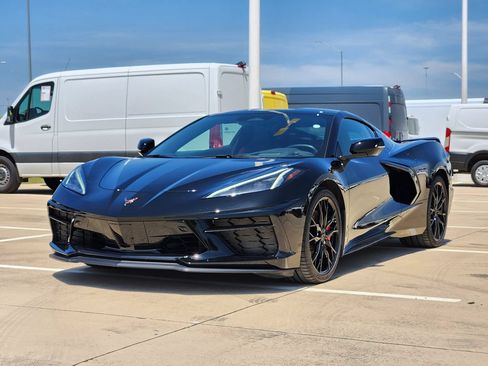 Used 2024 Chevrolet Corvette Stingray Preferred Cpe w/ Z51 Performance Package RWD image 3
