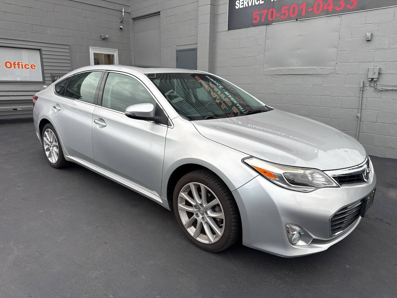 Used 2013 Toyota Avalon XLE Touring FWD image 1