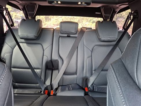 New 2025 Ford Bronco Badlands image 13