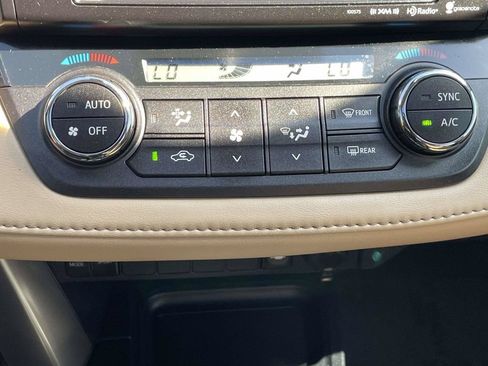 Used 2017 Toyota RAV4 XLE FWD image 38