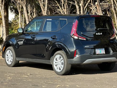 Certified 2024 Kia Soul LX image 6