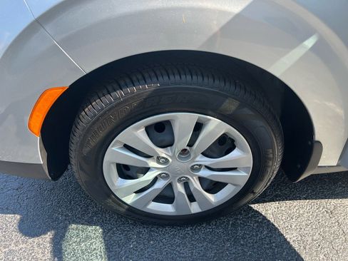 Used 2021 Kia Soul LX image 20