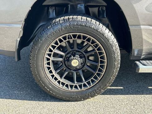 Used 2022 RAM 1500 Big Horn AWD/4WD image 12