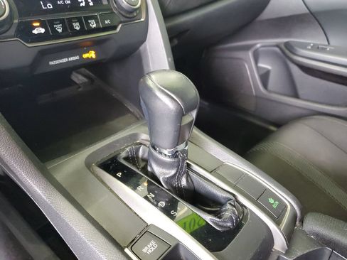 Used 2018 Honda Civic Sport image 30