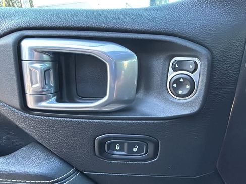 Used 2022 Jeep Gladiator Overland w/ Popular Equipment Package image 23