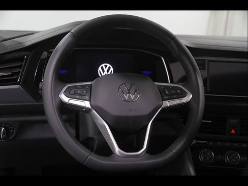 Certified 2024 Volkswagen Jetta SE w/ Panoramic Sunroof Package FWD image 7