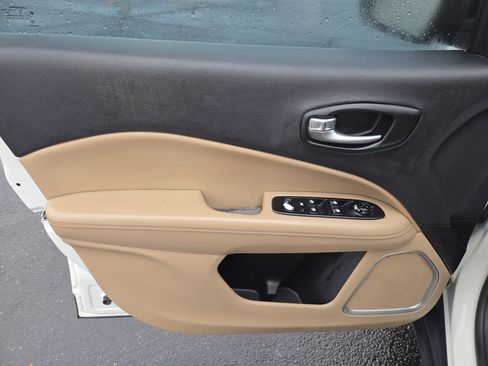 Used 2018 Jeep Compass Sport image 11