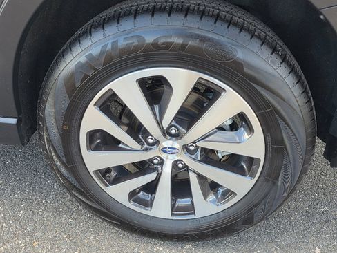 Used 2025 Subaru Outback Premium w/ Popular Package #1A image 6