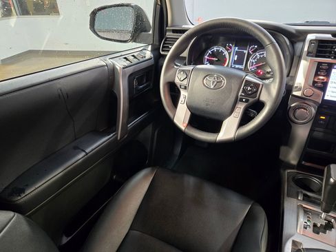 Used 2022 Toyota 4Runner TRD Sport RWD image 9