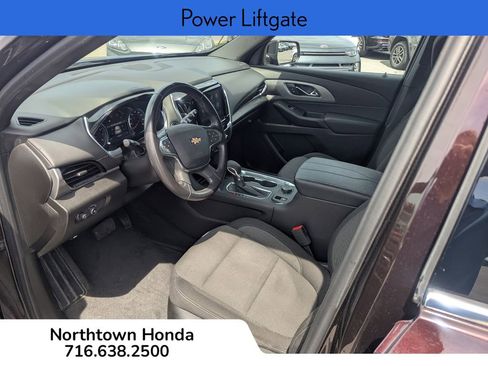 Used 2022 Chevrolet Traverse LT image 9