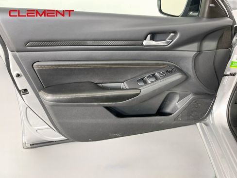 Used 2022 Nissan Altima 2.5 SR FWD image 25