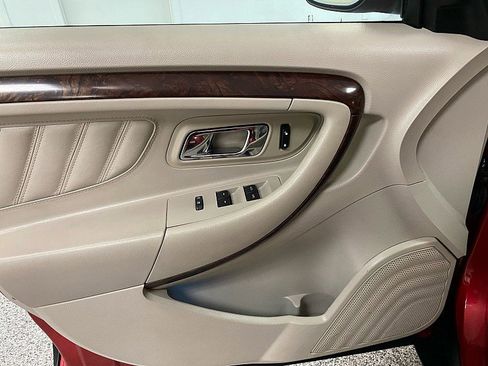 Used 2011 Ford Taurus Limited w/ 303A Rapid Spec Order Code image 9