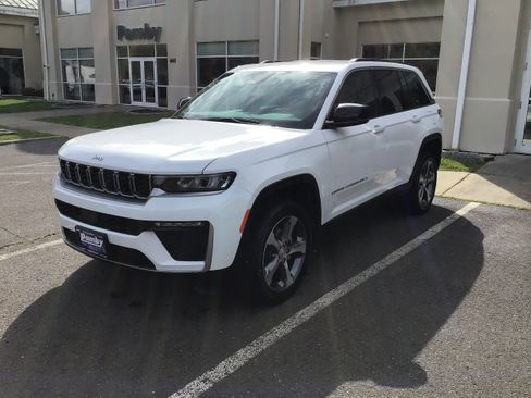 New 2026 Jeep Grand Cherokee Limited AWD/4WD image 3
