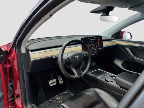 Used 2023 Tesla Model Y Performance AWD/4WD image 9